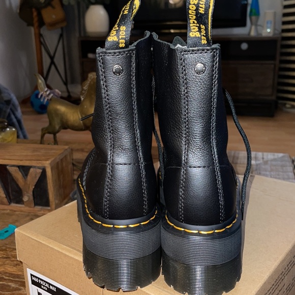 NEW Dr. Marten's 1460 PASCAL MAX LEATHER PLATFORM BOOTS - Picture 7 of 11